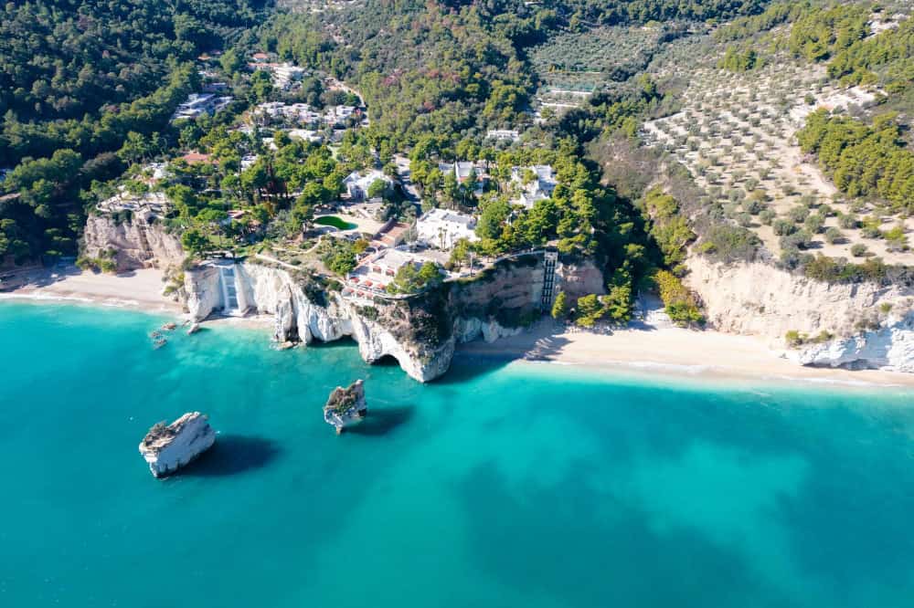 La Puglia in primavera: a piedi o in bicicletta? Ecco i percorsi immersi nella natura