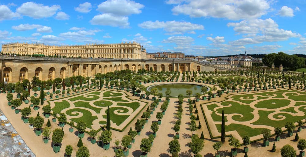 Reggia di Versailles o Castello di Windsor? Le residenze reali che incantano 14 Reggia di Versailles o Castello di Windsor? Le residenze reali che incantano