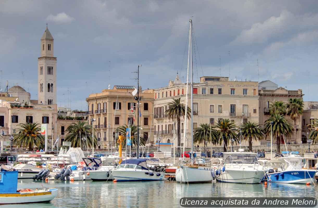 Previsione meteo Bari: nuvole e pioviggine in arrivo, seguite da schiarite e piovaschi