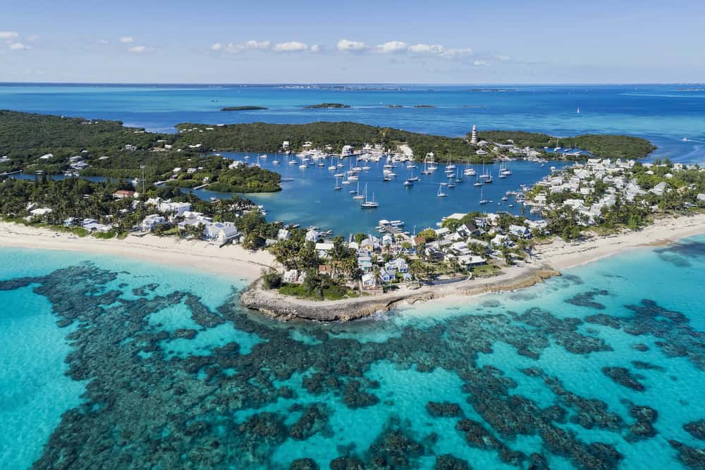 Bahamas: la sfida di bilanciare sviluppo turistico e conservazione delle risorse naturali 23 Bahamas: la sfida di bilanciare sviluppo turistico e conservazione delle risorse naturali
