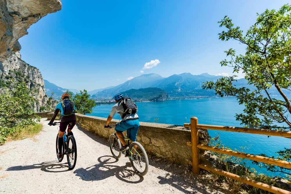 Pasqua sul Lago di Garda: il risveglio della natura sul più grande lago d'Italia 2 lago di garda primavera