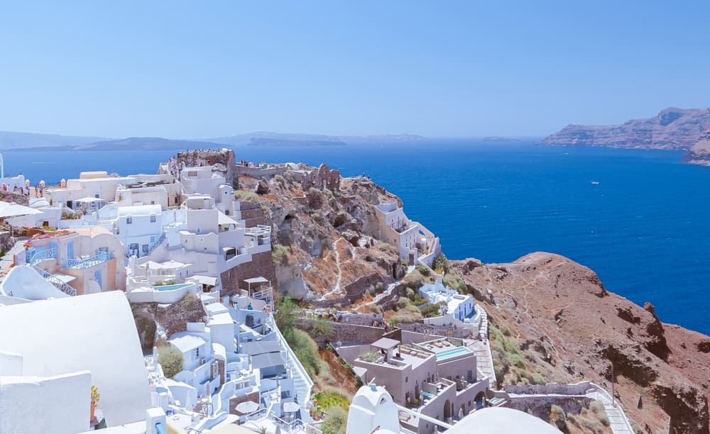 Santorini, gioiello greco: le meraviglie dell’isola dell’infinito blu