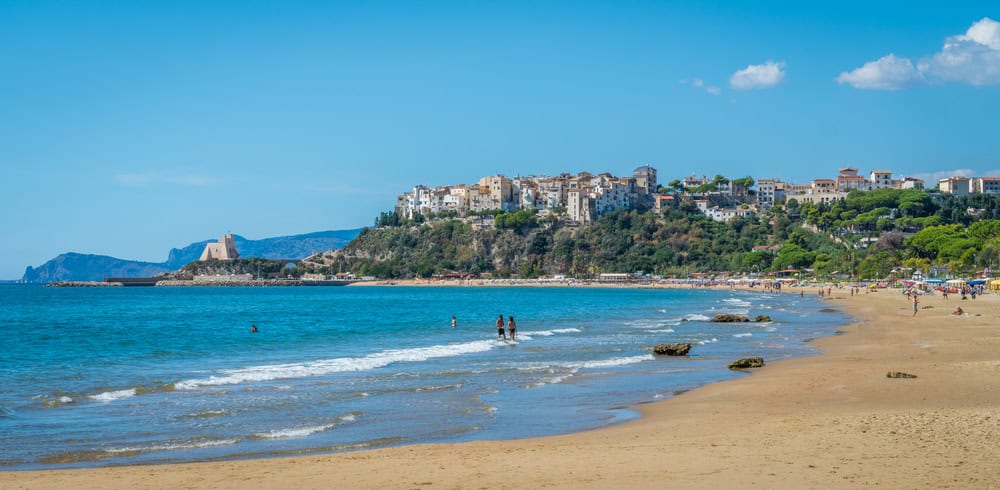 Sperlonga: il borgo marinaro del Lazio con case bianche e spiagge mozzafiato 15 Sperlonga: il borgo marinaro del Lazio con case bianche e spiagge mozzafiato