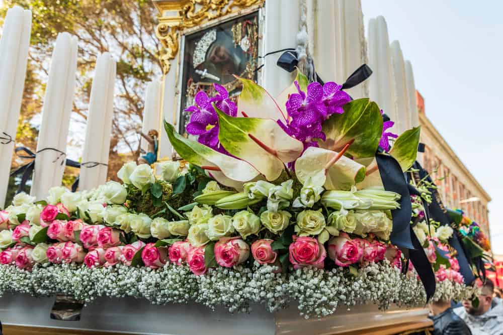Scoprire la Sicilia a Pasqua: un viaggio nelle antiche tradizioni dell’isola più grande del Mediterraneo 2 trapani processione dei misteri