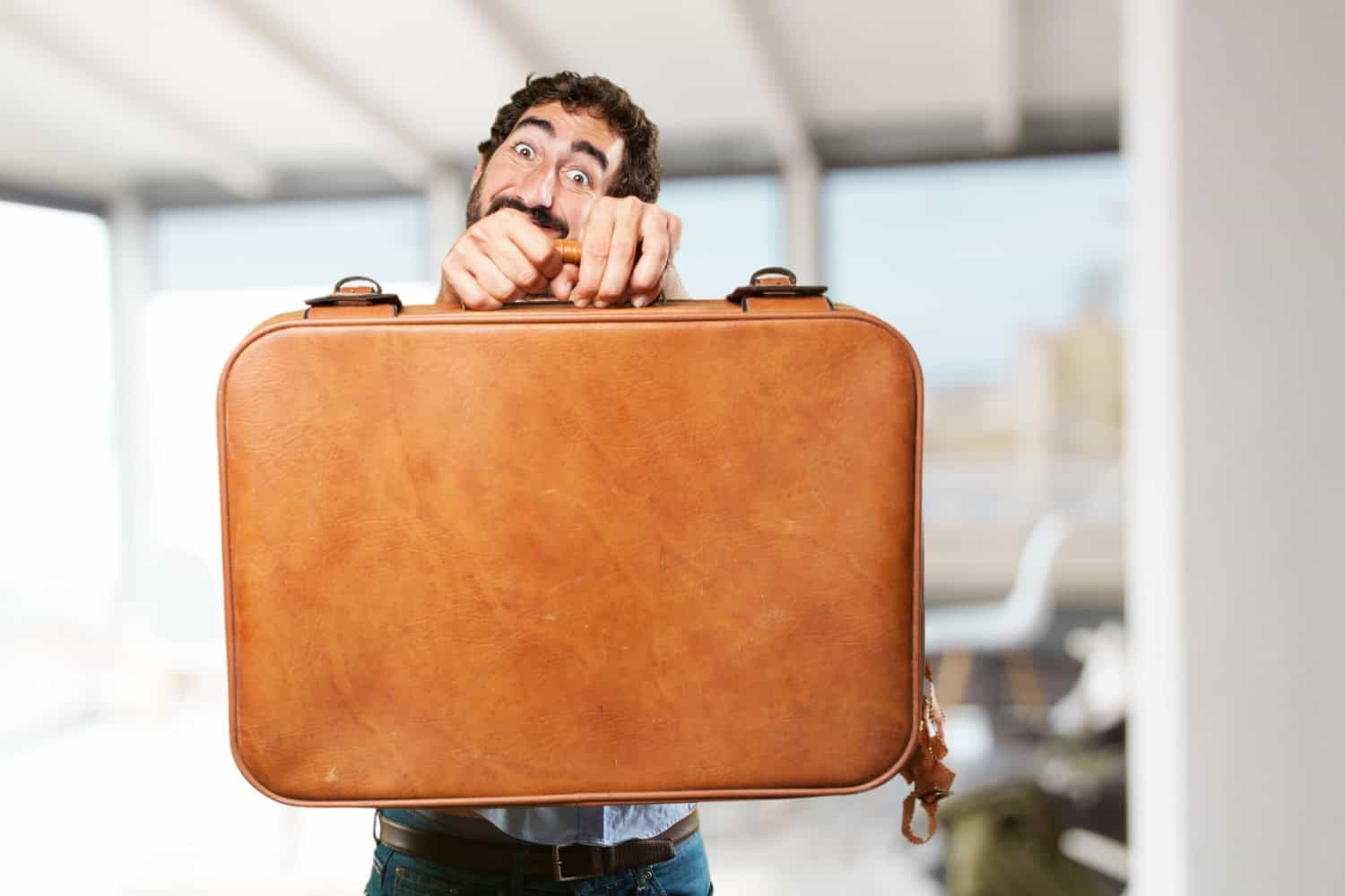 Viaggiamo sempre più. Bagaglio a mano deve essere gratis 22 Viaggiamo sempre più. Bagaglio a mano deve essere gratis
