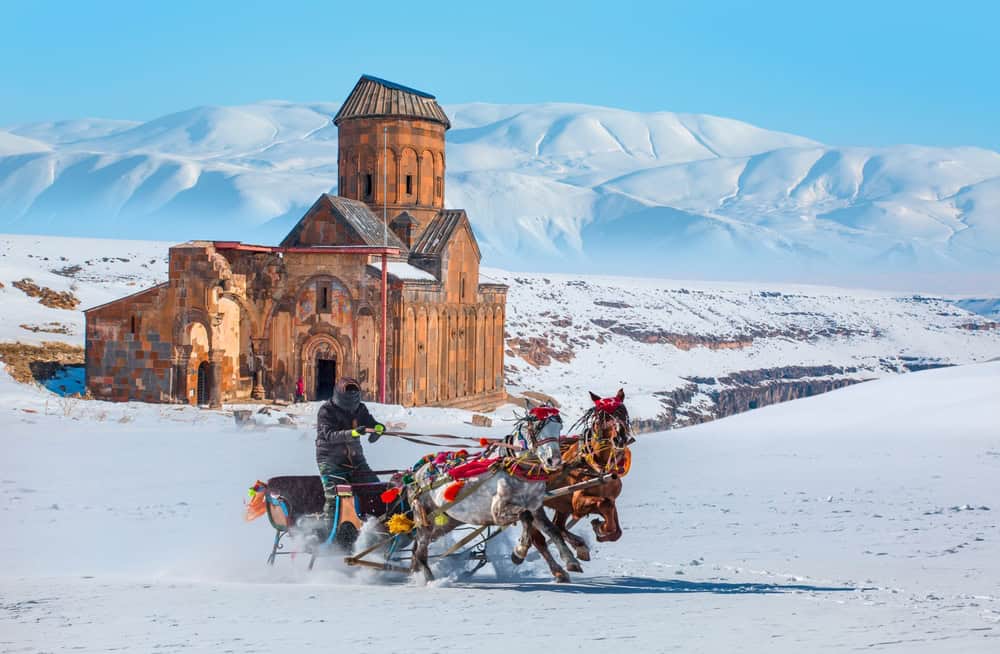 Galoppare sul ghiaccio: la magia dell'inverno ad Ani in Turchia 2 wapt image post 155