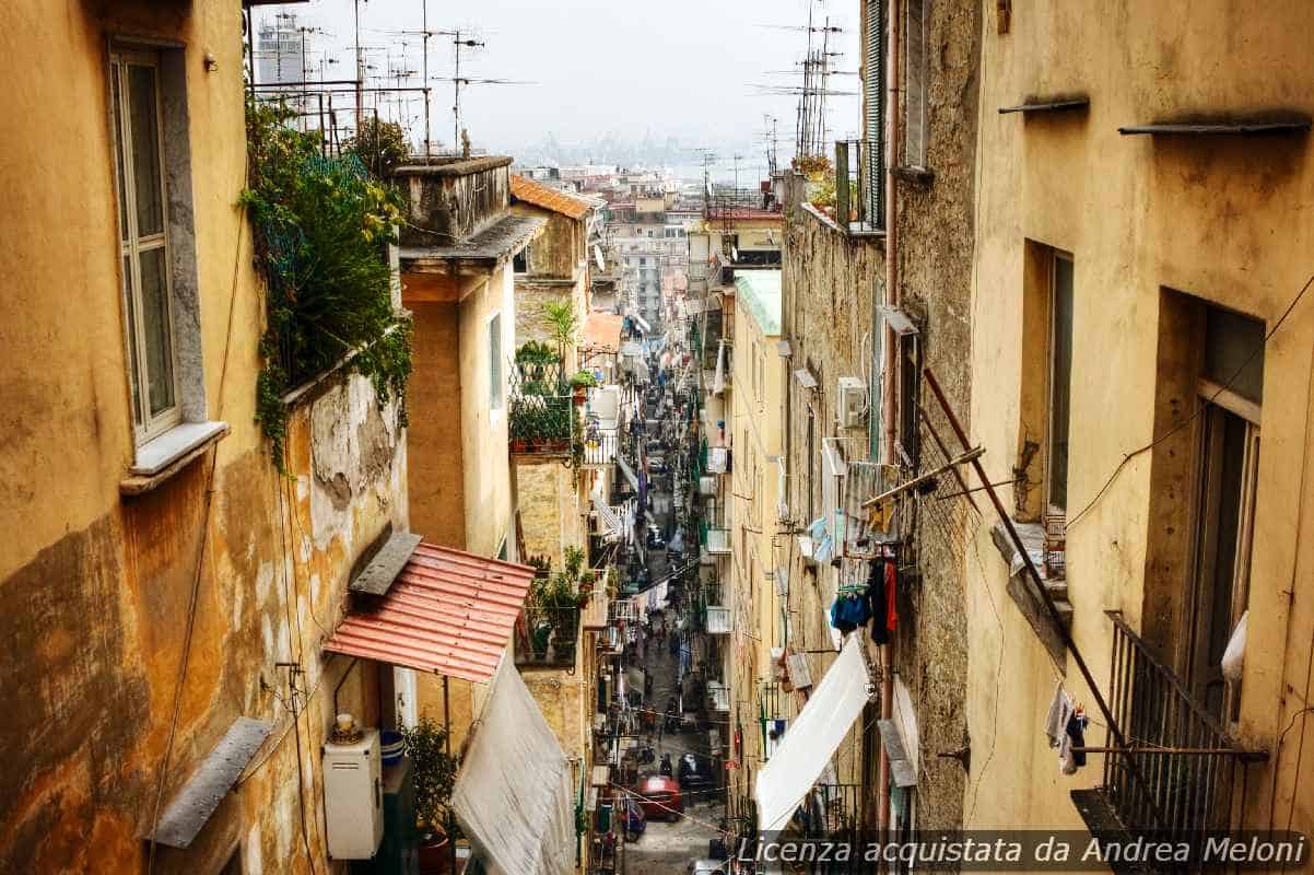 Meteo Napoli: sole splendente oggi, previsioni stabili per i prossimi giorni