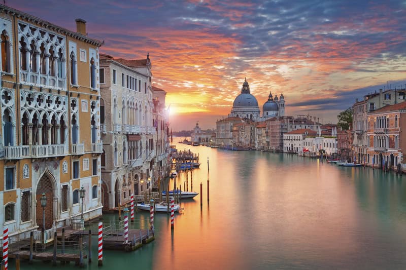 Venezia: tra storia, acqua e sfide nella conservazione del patrimonio unico 8 Venezia: tra storia, acqua e sfide nella conservazione del patrimonio unico