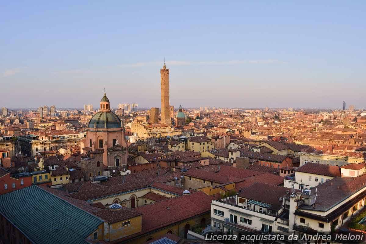 Meteo Bologna: oggi schiarite, ma domani nuvole in arrivo 24 Meteo Bologna: oggi schiarite, ma domani nuvole in arrivo