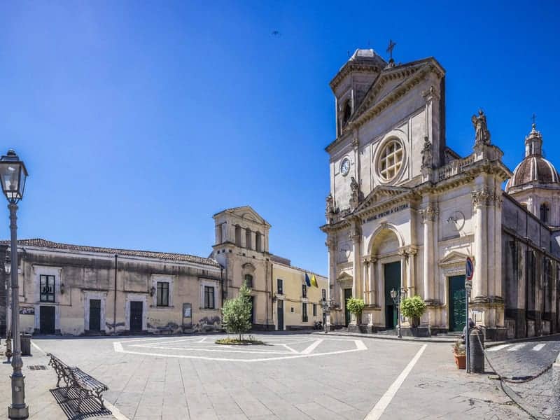 Viaggio in Sicilia: alla scoperta dei tesori nascosti di Aci Catena 7 Viaggio in Sicilia: alla scoperta dei tesori nascosti di Aci Catena