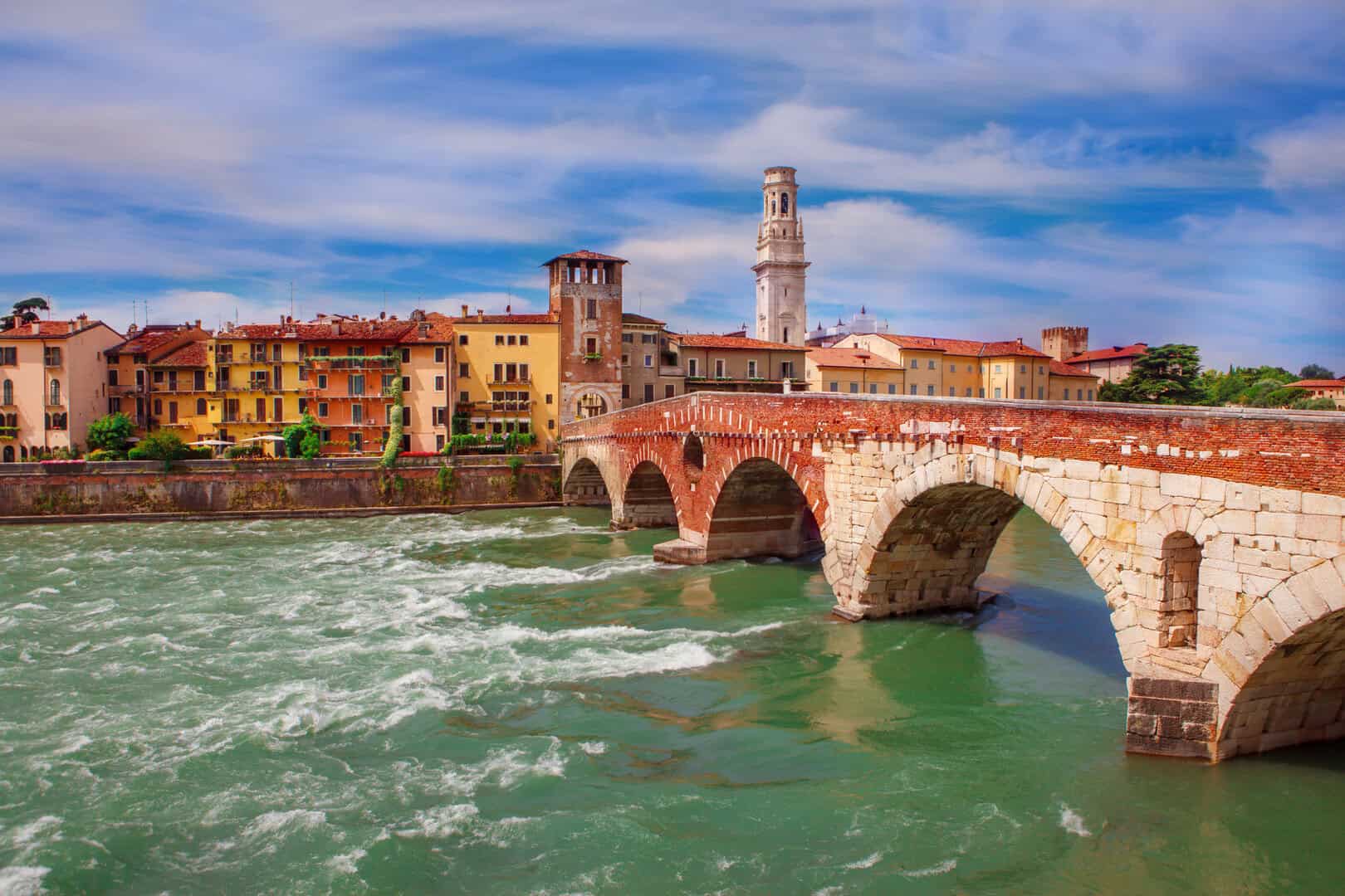 Verona, città d’amore: un weekend indimenticabile tra storia e romanticismo 7 Verona, città d’amore: un weekend indimenticabile tra storia e romanticismo