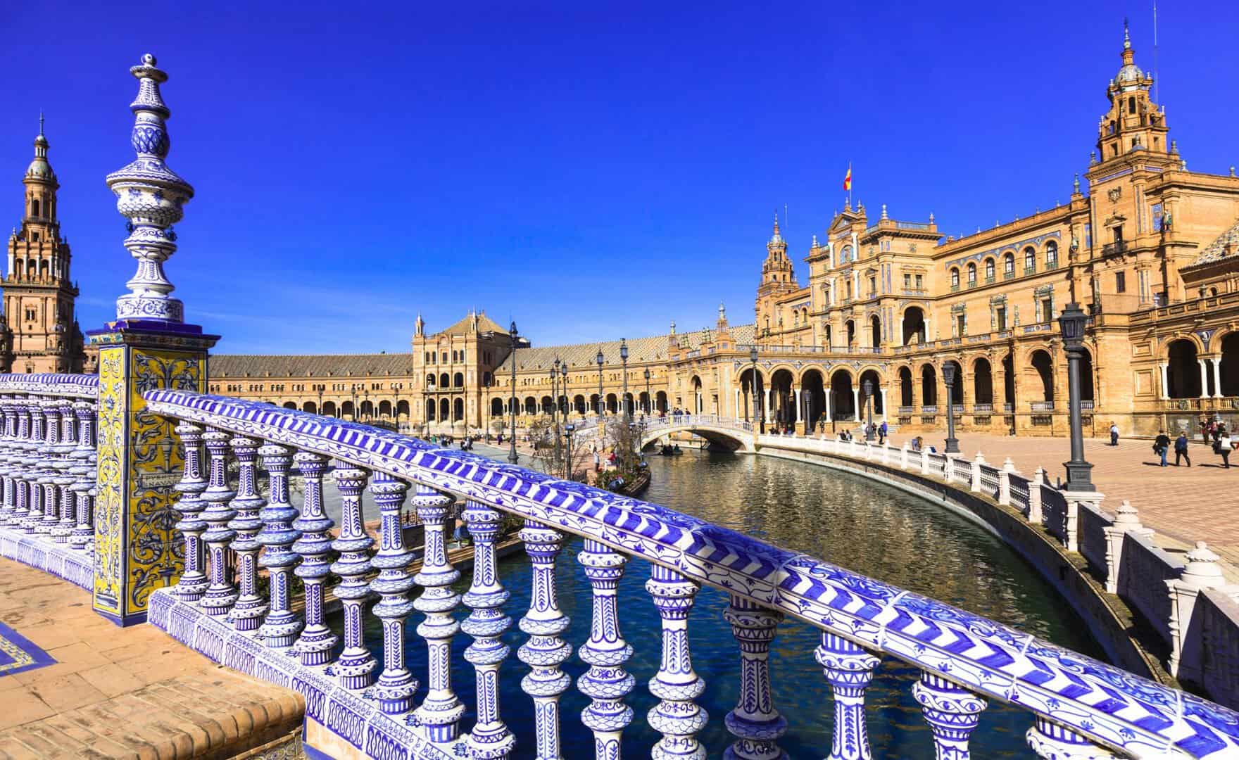 Viaggio a Siviglia: guida essenziale su cosa vedere e visitare 2 dreamstime m 65052059 scaled