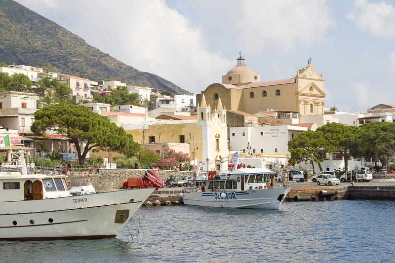 Viaggio in Sicilia, alla scoperta delle incantevoli spiagge di Salina 21 Viaggio in Sicilia, alla scoperta delle incantevoli spiagge di Salina