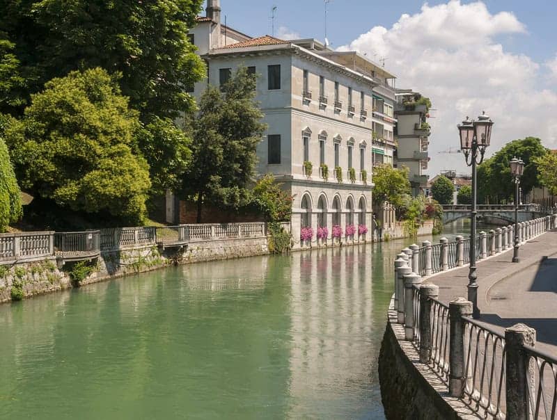 Turismo a Treviso: esplorare mura e canali in un weekend veneto 9 Turismo a Treviso: esplorare mura e canali in un weekend veneto
