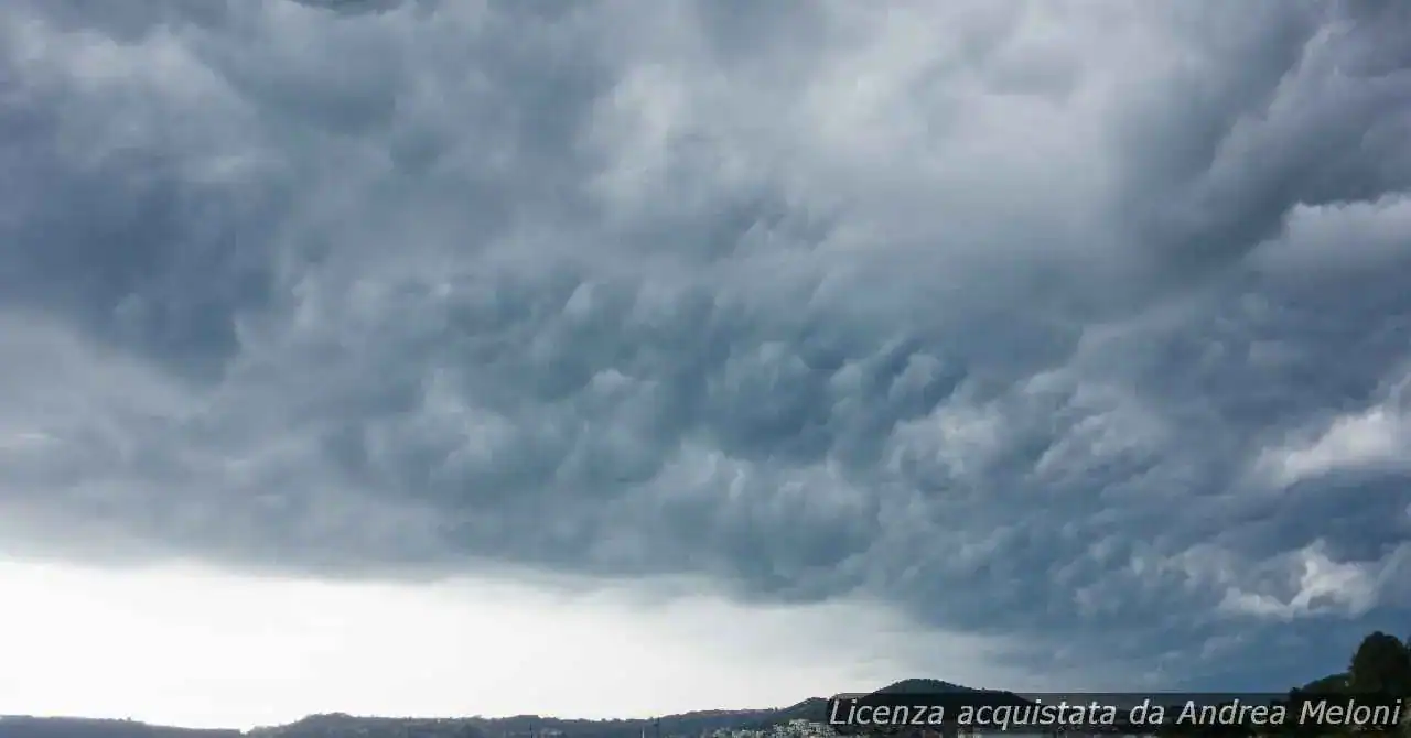 Meteo Napoli: sereno domani, stabilità atmosferica nei giorni a seguire
