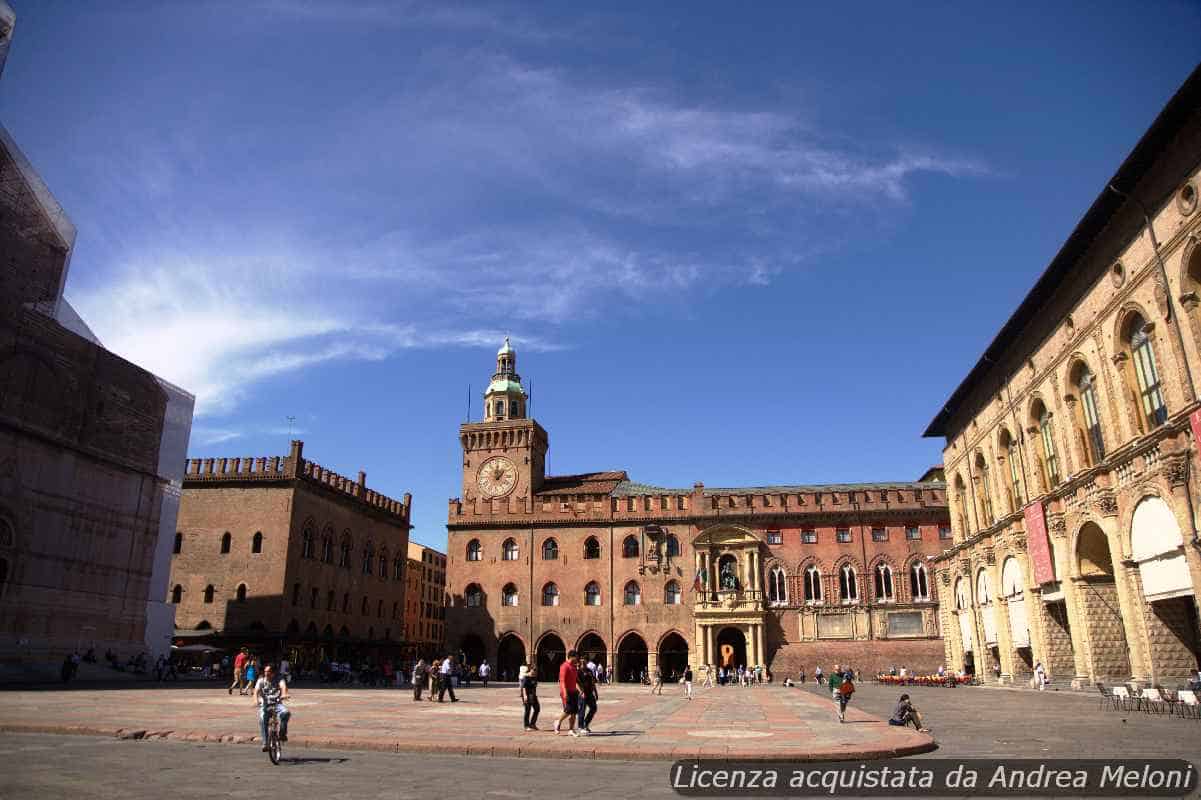 Meteo Bologna: domani nuvoloso con rovesci, vento intermittente, schiarite in arrivo 15 Meteo Bologna: domani nuvoloso con rovesci, vento intermittente, schiarite in arrivo