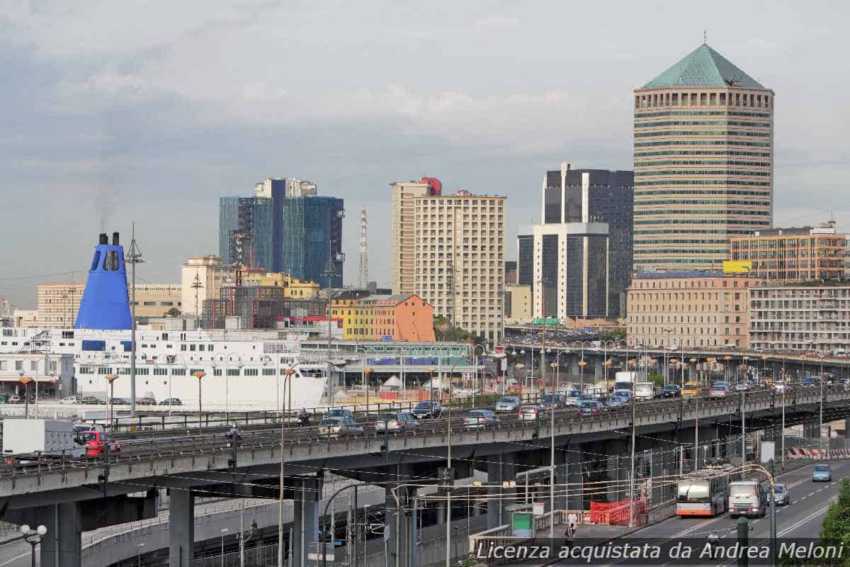 Meteo Genova: Nubi Sparse e Vento, Segue Maggior Serenità