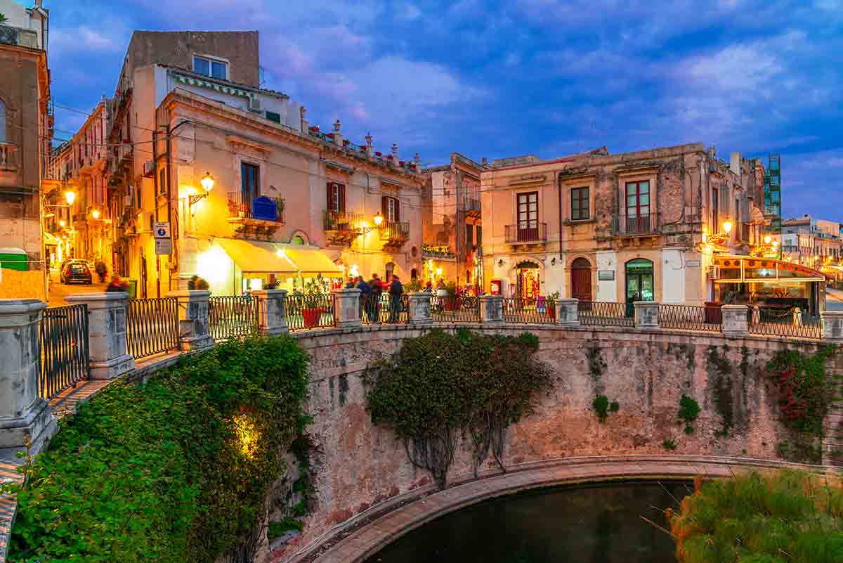 Turismo a Ortigia: scopri l’antico cuore di Siracusa in un weekend 20 Turismo a Ortigia: scopri l’antico cuore di Siracusa in un weekend