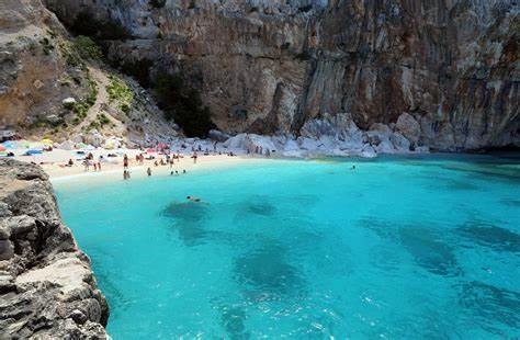 L’incantevole spiaggia italiana. Esplorazioni: la numero uno in Europa e seconda nel mondo 3 L’incantevole spiaggia italiana. Esplorazioni: la numero uno in Europa e seconda nel mondo