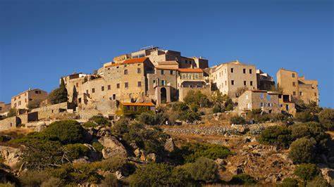 Sant’Antonino: un borgo sospeso nel tempo