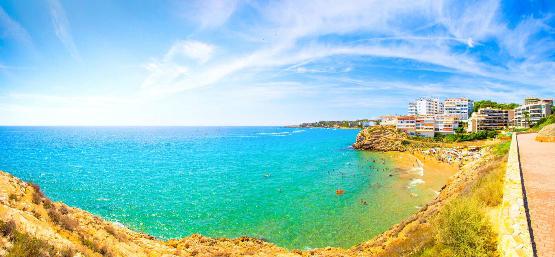 Viaggio nella Costa Dorada: scoperta dei borghi più pittoreschi