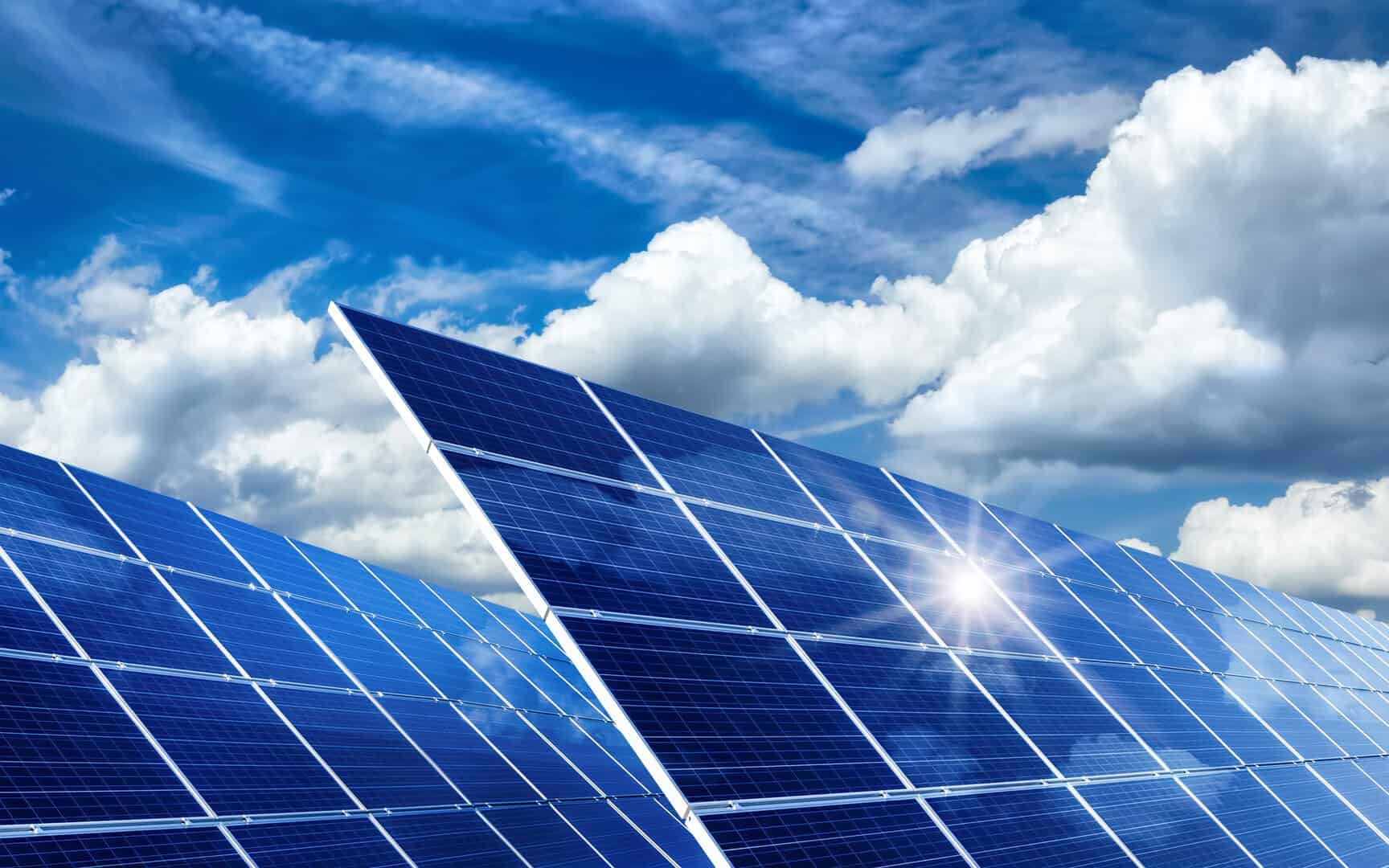 Un parco solare nei cimiteri: il più vasto impianto fotovoltaico urbano della Spagna