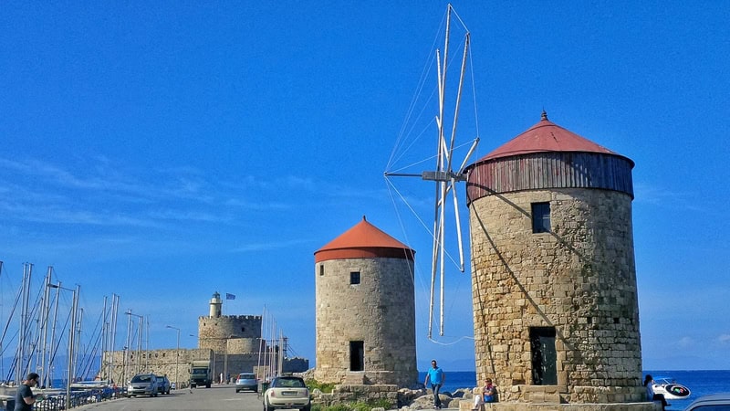 L’eredità dei Greci a Rodi: il Colosso e la fortificazione del porto