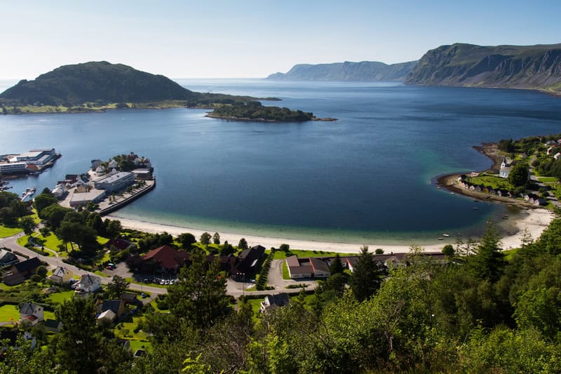 Viaggio a Selje alla scoperta della città norvegese tra storia e natura