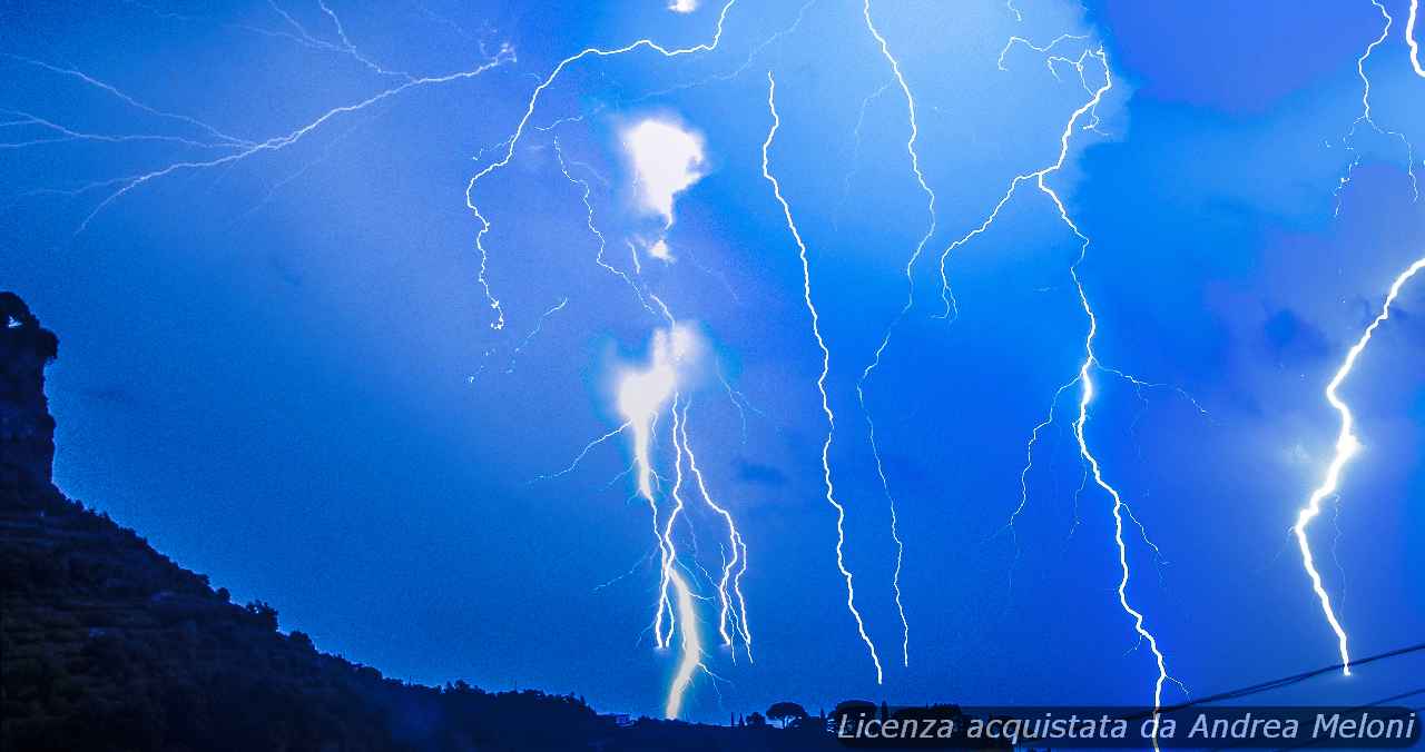 Meteo Napoli: Nubi e Temporali in Arrivo, Schiarite nel Weekend
