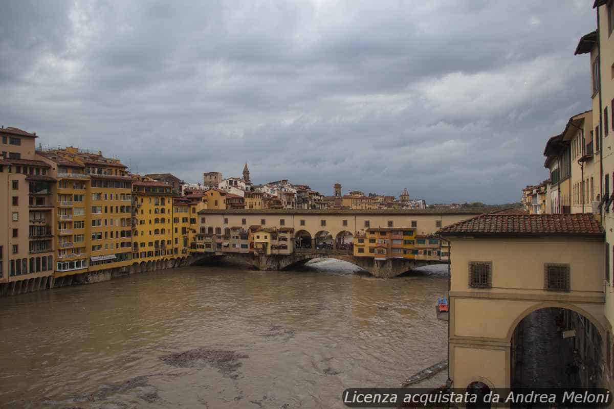 Meteo Firenze: domani schiarite e piogge, vento moderato, nuvolosità in aumento