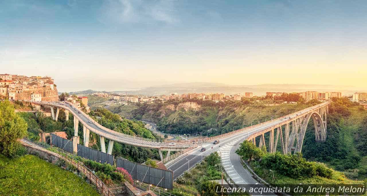 Meteo Catanzaro: Poco Nuvoloso e Venti Forti, Prosegue Variabilità