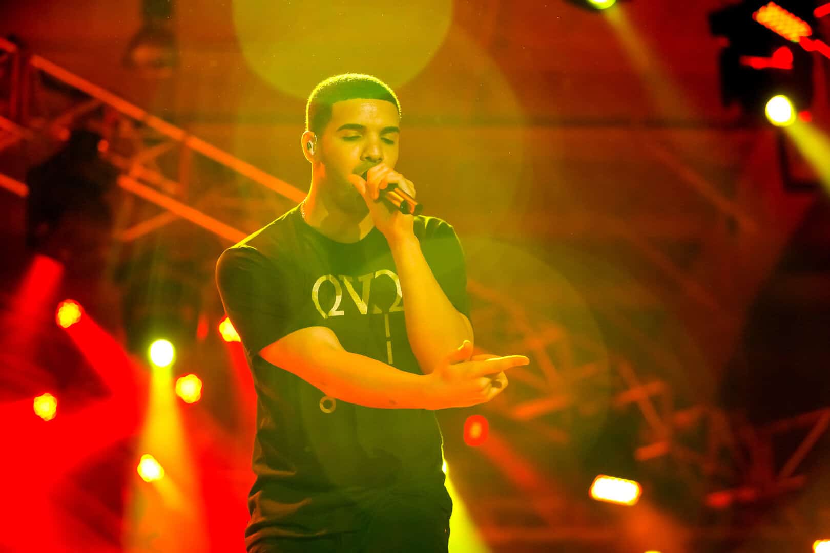 Eccezionale nubifragio a Toronto allaga sontuosa villa del rapper Drake