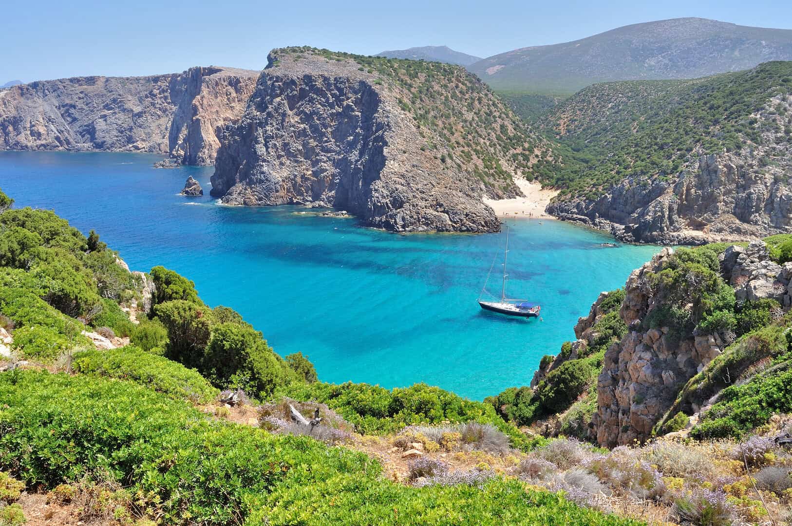 Traslocare a vivere in Sardegna: un affascinante paradiso mediterraneo