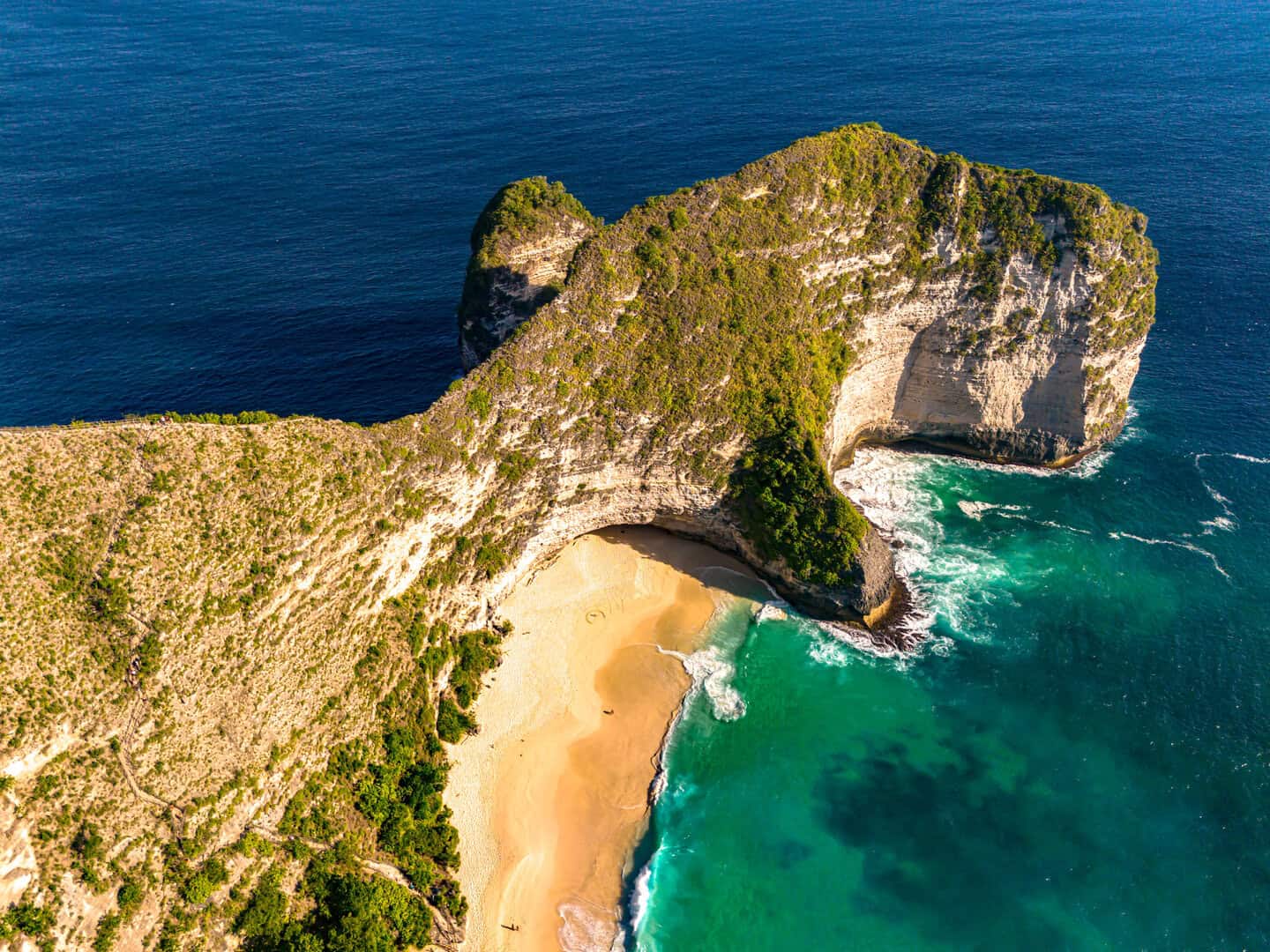 Scopri le spiagge da sogno a Nusa Penida in Indonesia con il turismo low cost 6 Scopri le spiagge da sogno a Nusa Penida in Indonesia con il turismo low cost