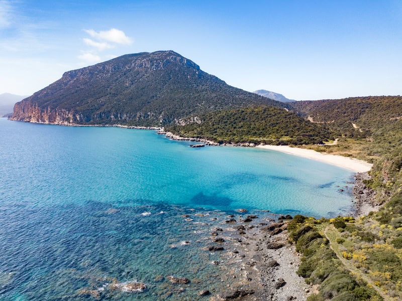 Turismo tra le meraviglie naturali di Cala Cartoe in Sardegna 14 Turismo tra le meraviglie naturali di Cala Cartoe in Sardegna