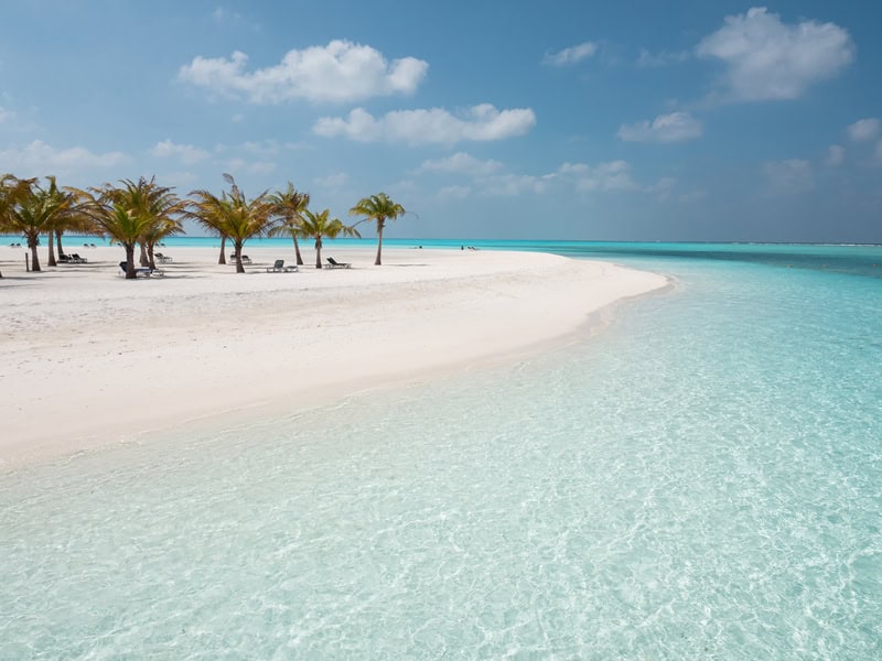 Turismo tra le incantevoli spiagge di Dhiffushi
