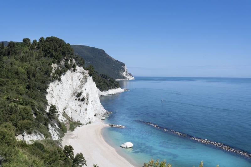 Turismo tra i segreti del Monte Conero 2 Turismo tra i segreti del Monte Conero