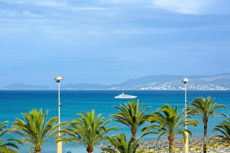Vacanze a Palma di Maiorca tra vita notturna e spiagge