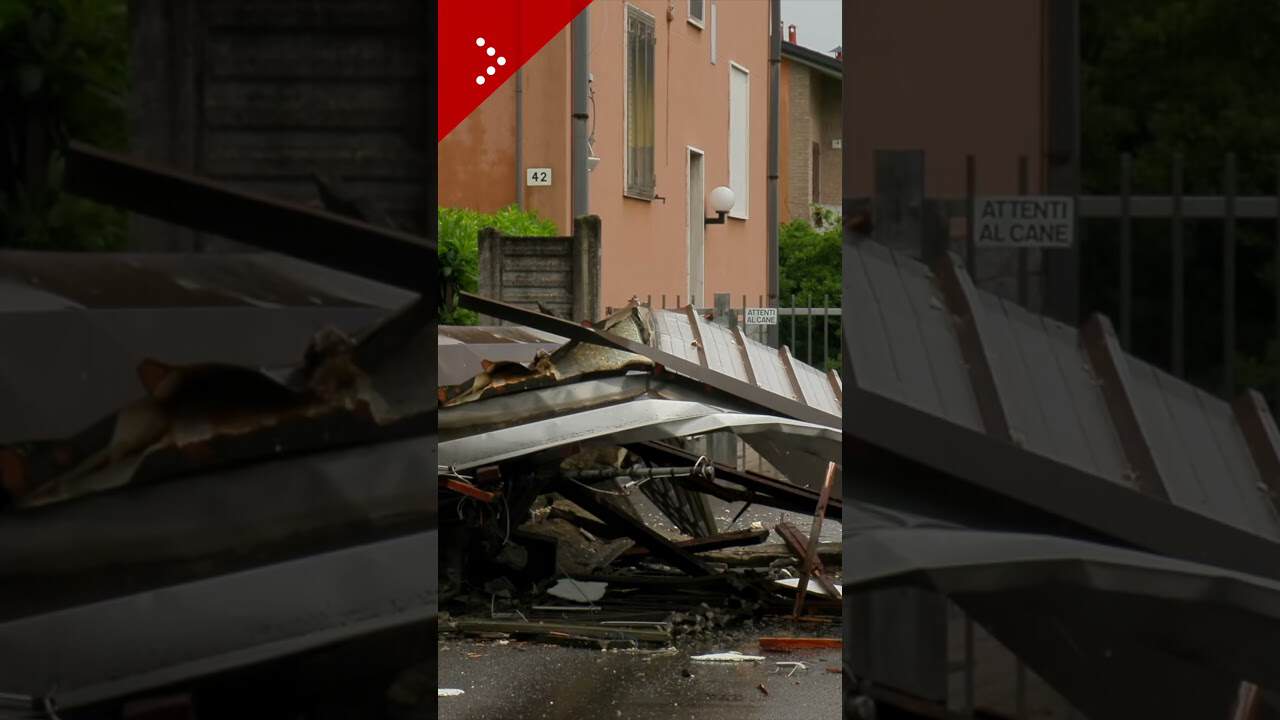 Temporali scoperchiano tetti di un condominio vicino Milano. Video meteo