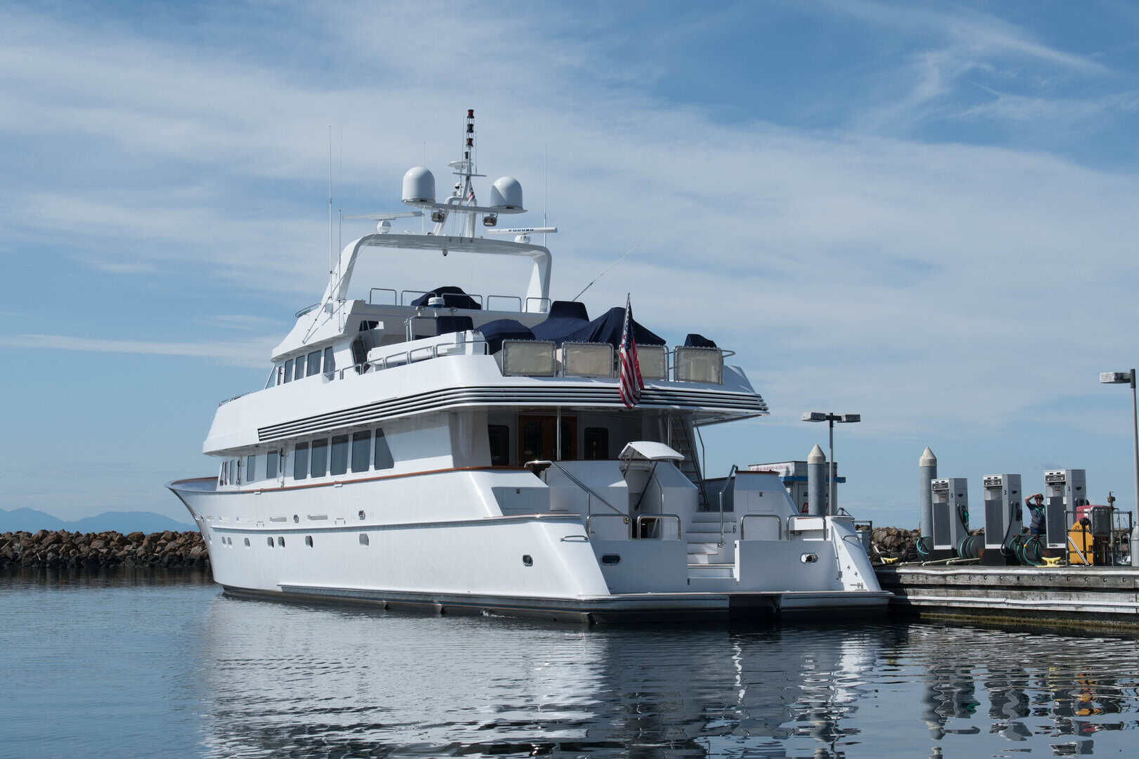 Lussuoso megayacht affonda per una dimenticanza: porta aperta