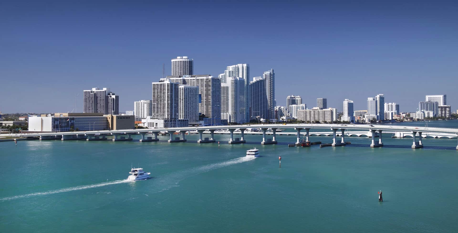 Esplora le spiagge e la vita notturna di Miami. Turismo low cost negli USA 17 Esplora le spiagge e la vita notturna di Miami. Turismo low cost negli USA