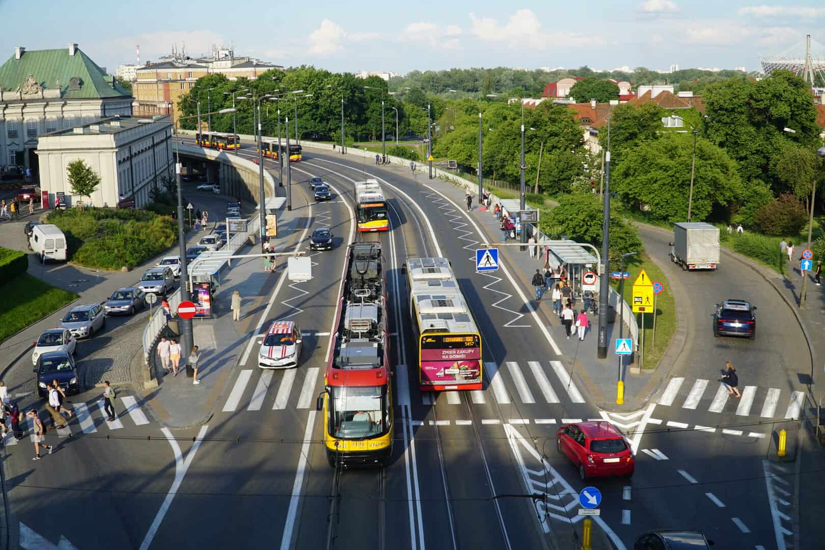 Ridurre le auto nelle città. Alcuni Stati ostacolano gli sforzi 2 dreamstime m 221055849