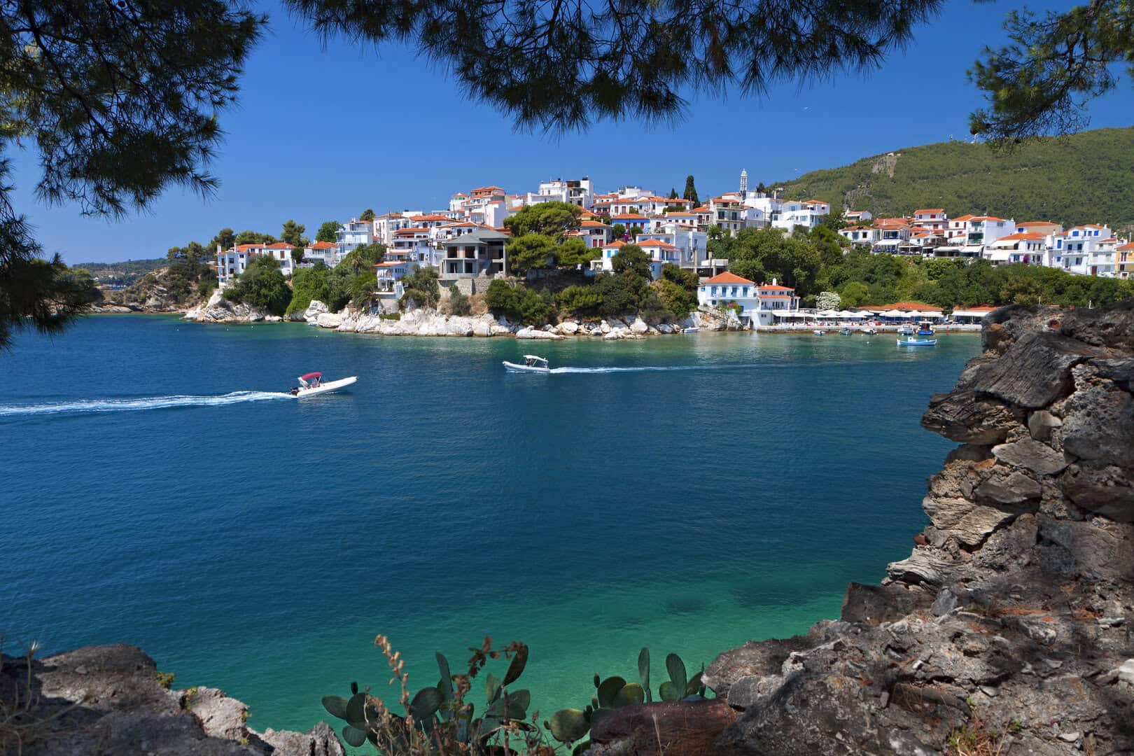 Skiathos: spiagge incantevoli e movida nel cuore della Grecia. Viaggio 17 Skiathos: spiagge incantevoli e movida nel cuore della Grecia. Viaggio