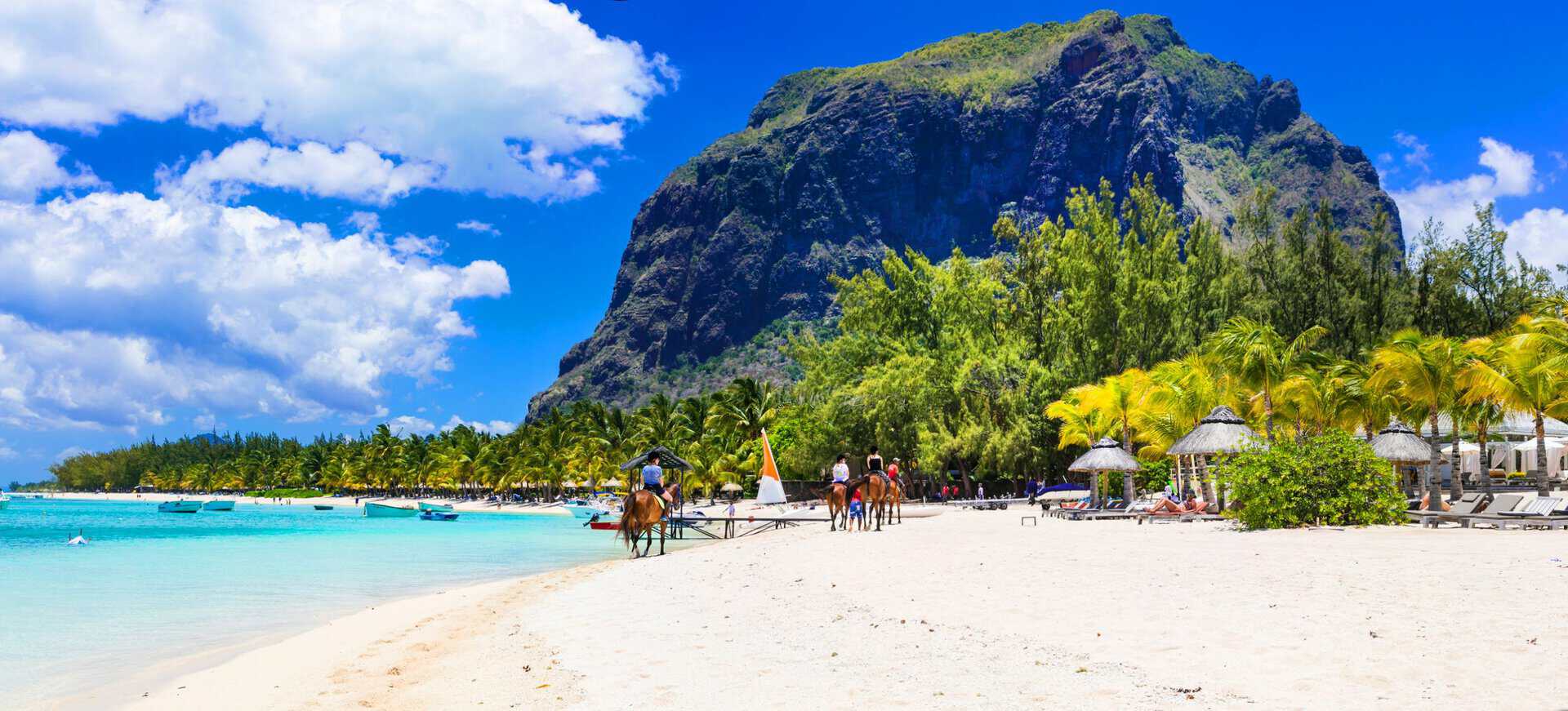 Scopri il mare e la natura tropicale accessibili con un viaggio low cost a Mauritius