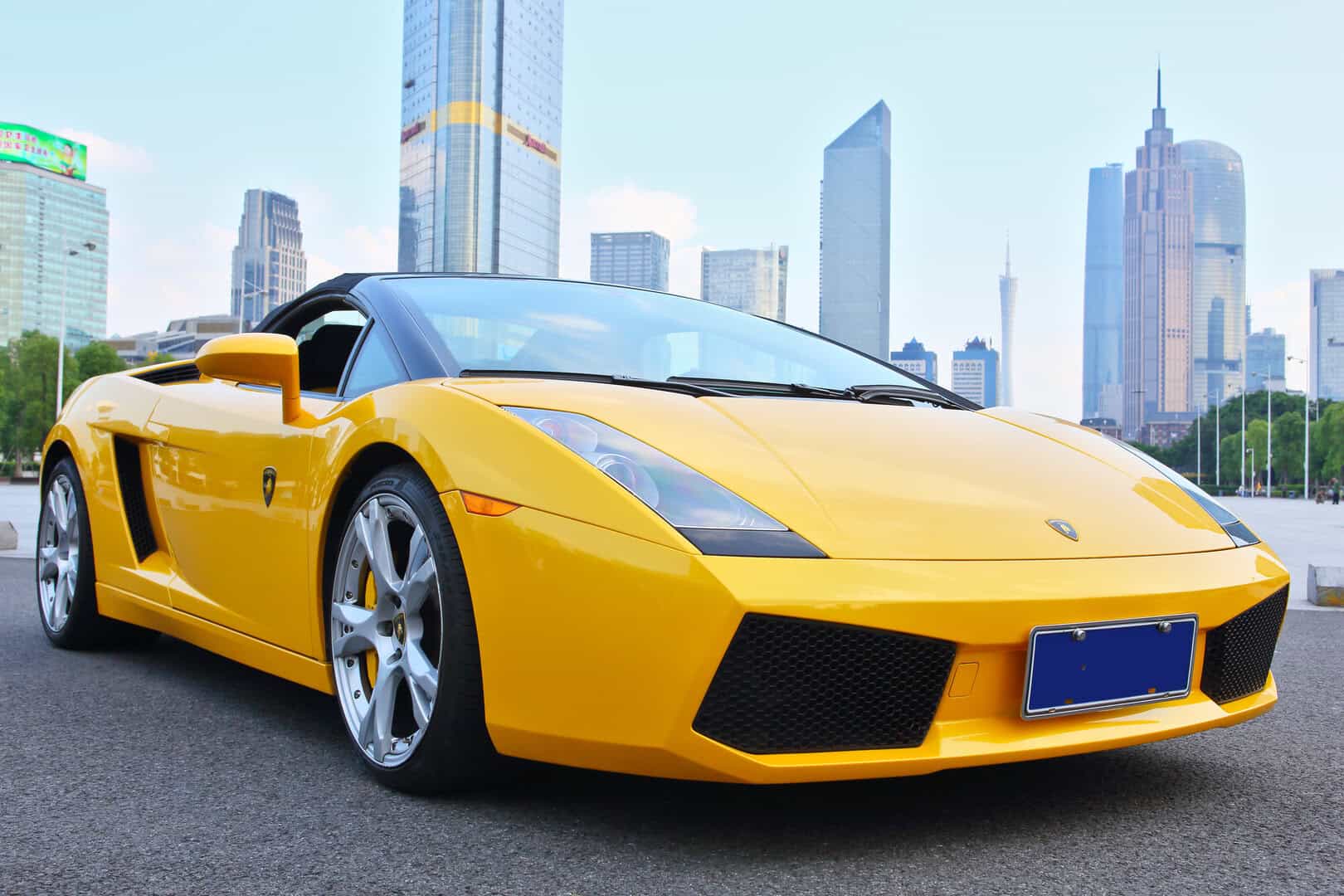 Strategie di sviluppo e innovazioni tecnologiche per le automobili di lusso in Italia