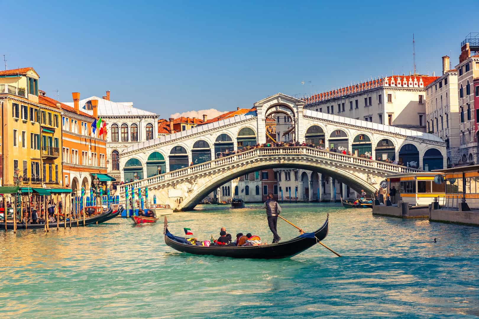 Strategie e impatti del turismo sostenibile nelle destinazioni principali in Italia 2 dreamstime m 39798077