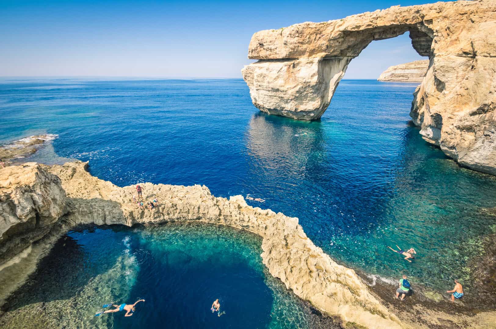 Esplorazione delle formazioni rocciose straordinarie di Gozo. Turismo geologico nell’isola 14 Esplorazione delle formazioni rocciose straordinarie di Gozo. Turismo geologico nell’isola