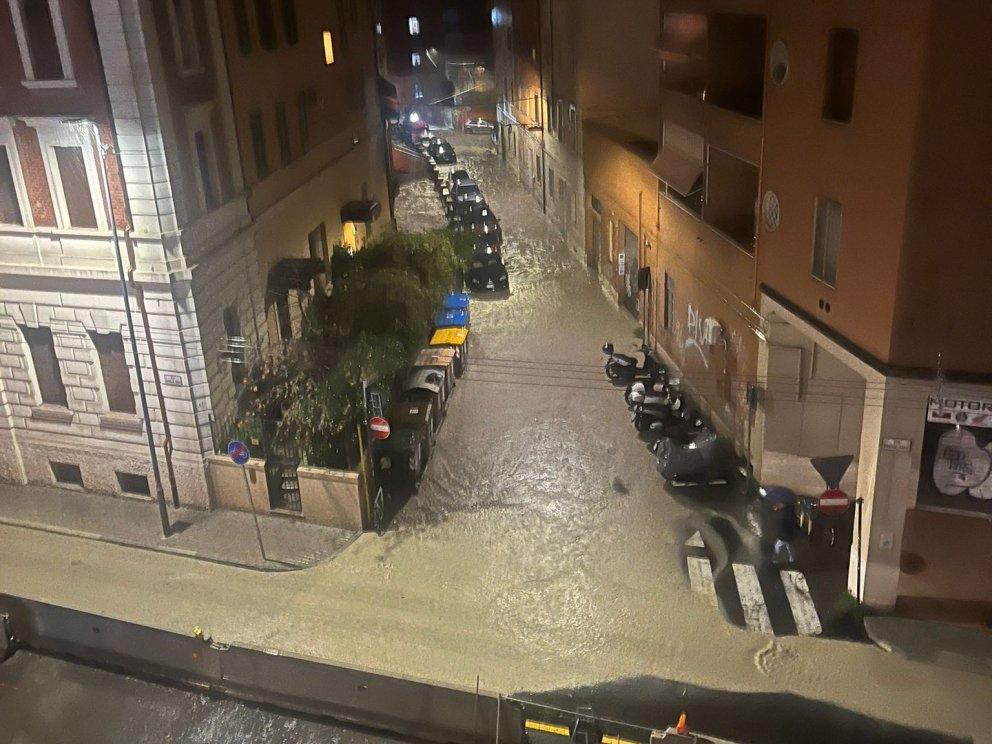 Meteo BOLOGNA, alluvione lampo. Quando smetterà di piovere