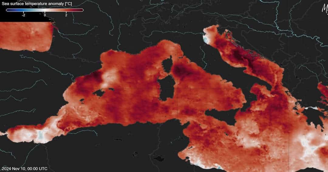 Mediterraneo surriscaldato: rischio di fenomeni meteo devastanti sulle coste 3 Temperature superficiali mediterraneo