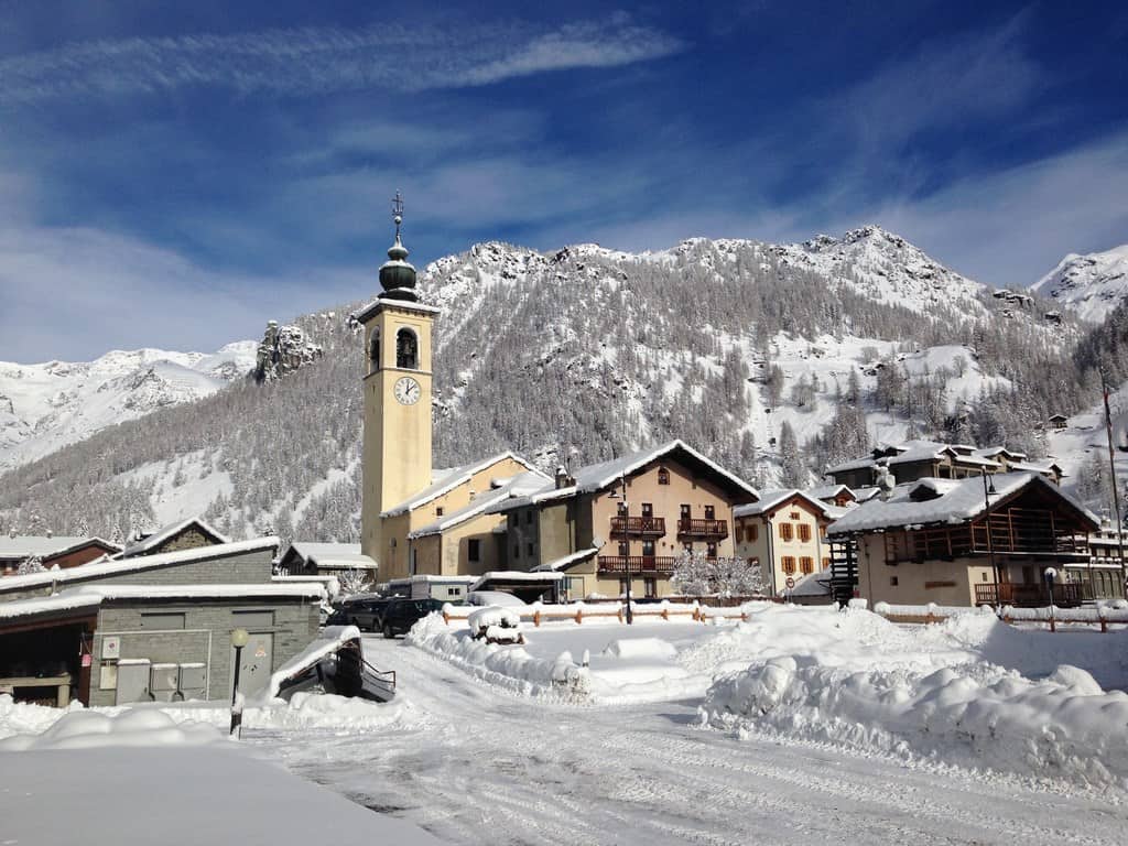 Turismo invernale a Gressoney-La-Trinité: sci, snowboard e ciaspolate 16 Turismo invernale a Gressoney-La-Trinité: sci, snowboard e ciaspolate
